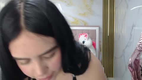 Sara  online show from February 16, 8:09 pm