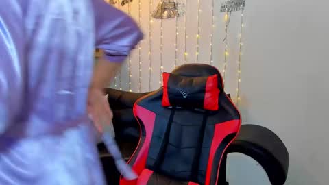 SASHA  online show from February 3, 1:05 pm