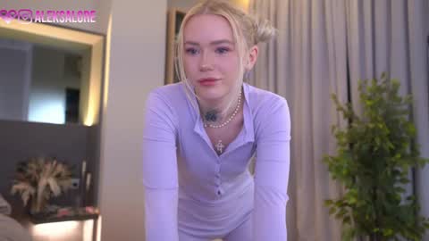 sashalore online show from April 22, 2:41 am