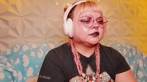 Gina George online show from May 15, 11:18 pm
