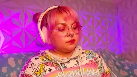 Gina George online show from February 19, 2:00 am