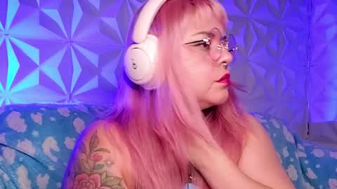 Gina George online show from April 13, 2:02 am