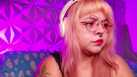 Gina George online show from April 5, 10:09 pm