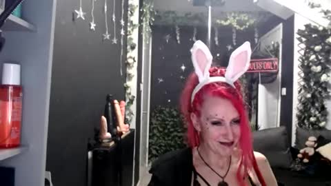 SaucySky online show from April 3, 10:52 pm