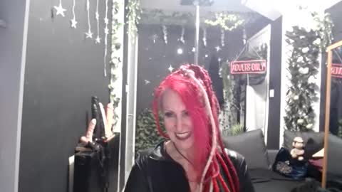 SaucySky online show from April 11, 9:18 pm