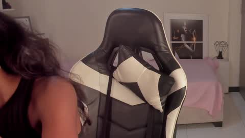 Savannahwildee online show from December 11, 10:47 am