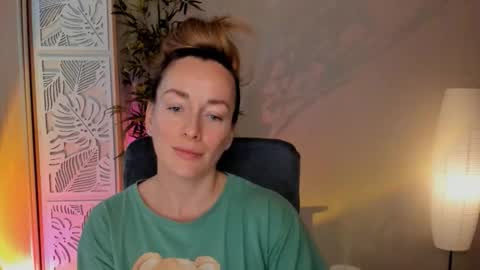 save the qween online show from February 15, 7:51 am