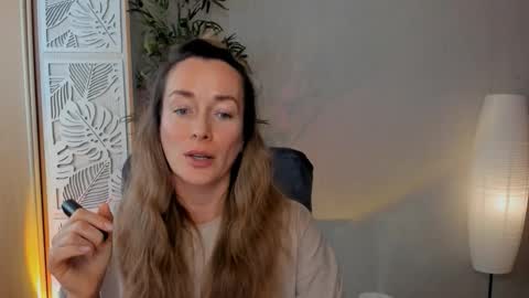 save the qween online show from February 22, 8:59 am