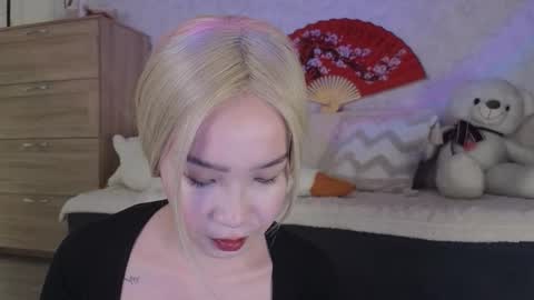 Saya online show from December 17, 6:23 pm