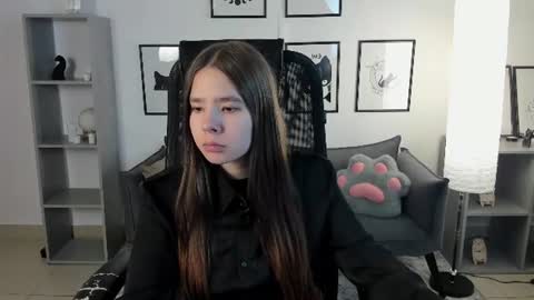 Saya online show from July 23, 10:23 am