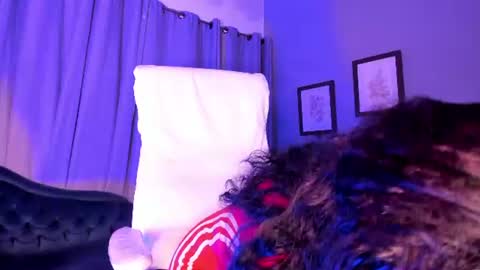 Scarlet  online show from July 4, 4:30 am