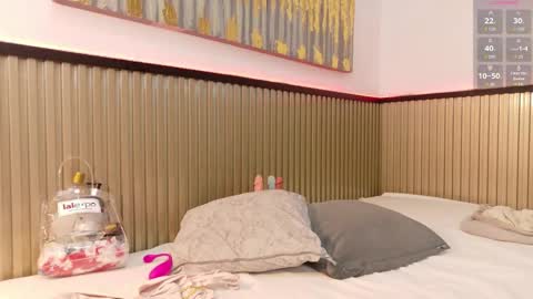 scarlet_vixen_ online show from February 17, 3:00 pm