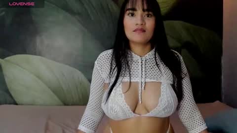 Snapshot of scarleth_milk chatting on September 28, 8:03 pm scarleth online show from September 28, 8:03 pm