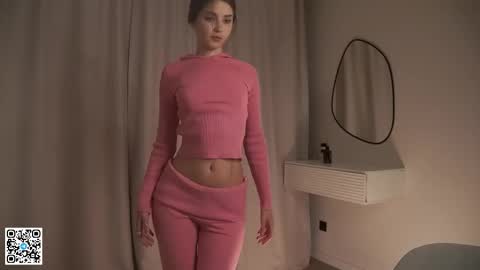 Scarlet online show from February 22, 9:37 pm