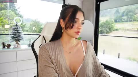 juli online show from December 16, 8:58 pm