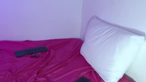 Scarlett online show from April 2, 7:55 pm