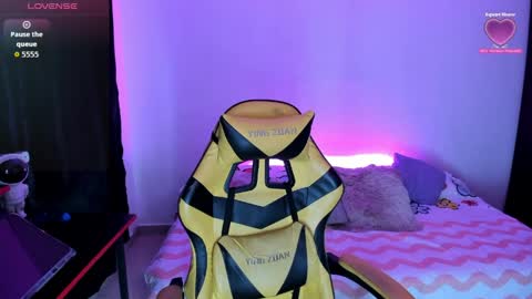 scarlett online show from April 9, 7:08 pm