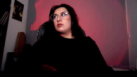 Snapshot of scarlett_sen chatting on October 22, 2:22 pm Mistress Scarlett online show from October 22, 2:22 pm