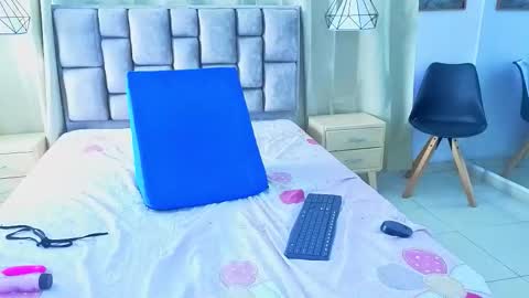 scarlettjonson_ online show from February 6, 1:25 pm