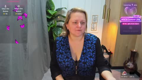 Scarlett online show from April 6, 5:30 am