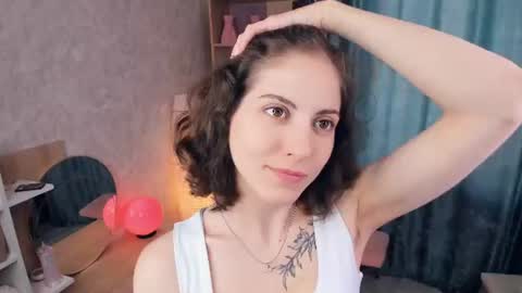 Mia online show from June 24, 5:39 am