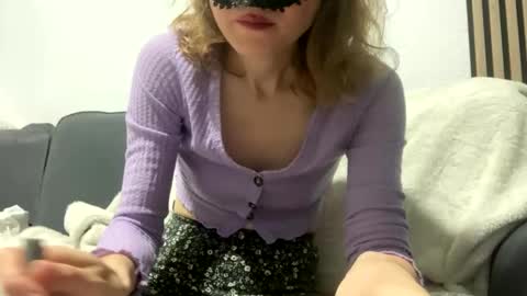 Anni online show from November 9, 3:30 pm