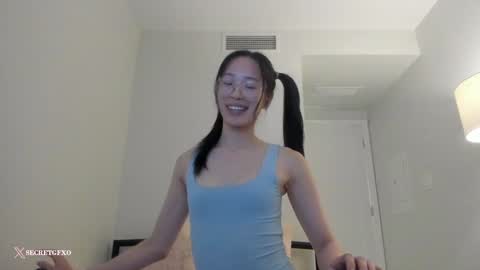 Snapshot of secretgirlfriendxo chatting on December 29, 8:44 am Angela online show from December 29, 8:44 am