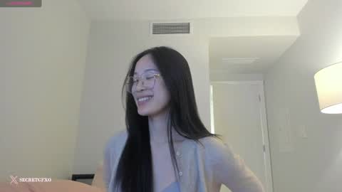 Snapshot of secretgirlfriendxo chatting on February 5, 8:21 am Angela online show from February 5, 8:21 am