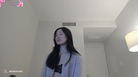 Snapshot of secretgirlfriendxo chatting on December 14, 2:44 am Angela online show from December 14, 2:44 am