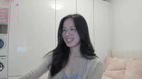 Snapshot of secretgirlfriendxo chatting on October 10, 1:10 am Angela online show from October 10, 1:10 am