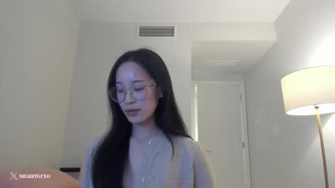 Snapshot of secretgirlfriendxo chatting on March 1, 6:57 am Angela online show from March 1, 6:57 am