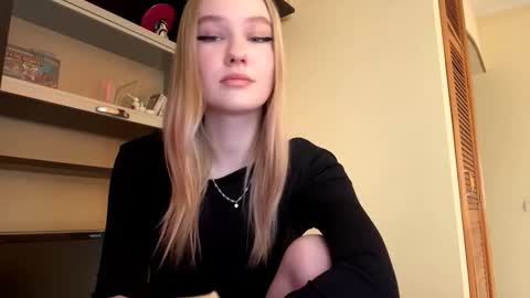 Kristie online show from February 25, 11:25 pm