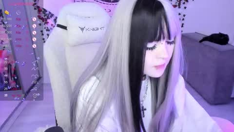 Selena  online show from November 10, 5:35 am