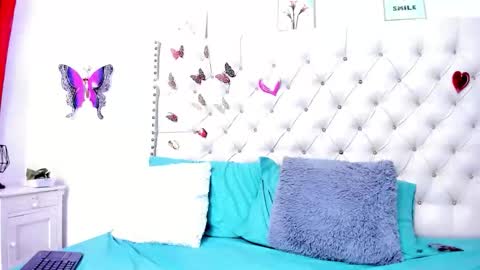 selena_beautyy online show from March 9, 7:28 pm