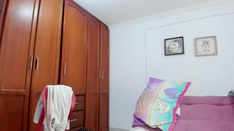 Karen online show from April 20, 2:09 pm