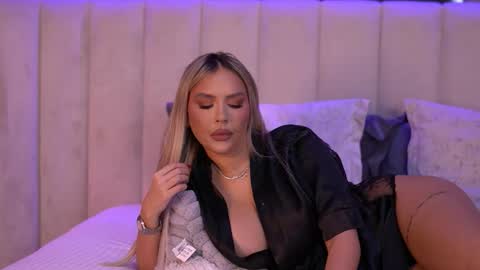 Selena online show from January 8, 8:29 am