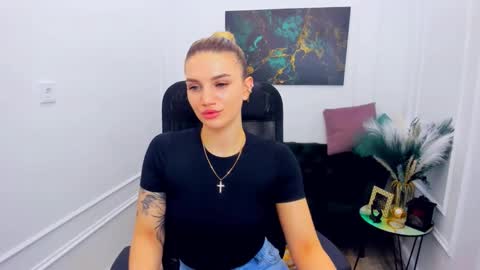 selenaemoore online show from February 22, 7:37 pm