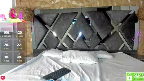 selene__lopez_ online show from December 3, 11:45 am