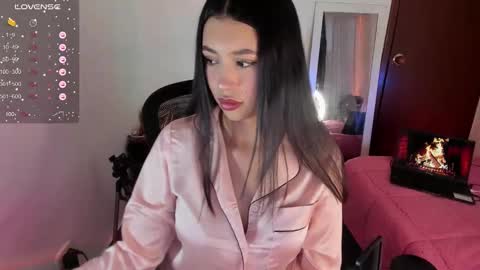 Snapshot of selene_e chatting on December 31, 11:06 pm Karol. online show from December 31, 11:06 pm