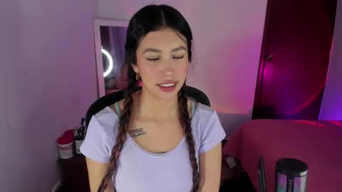 Snapshot of selene_e chatting on December 17, 11:38 pm Karol. online show from December 17, 11:38 pm