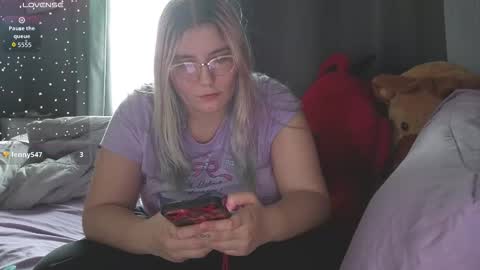 Selene online show from March 4, 4:35 pm