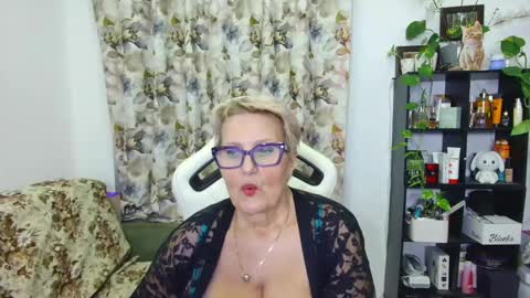 Selenna online show from January 31, 11:35 pm