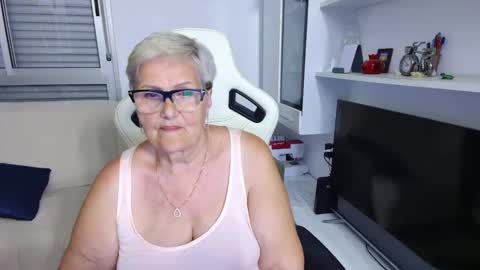 Selenna online show from May 11, 5:43 pm