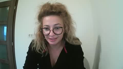 Snapshot of selenna_emma843468 chatting on October 1, 1:49 pm Selenna online show from October 1, 1:49 pm