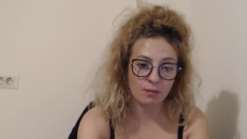 Selenna online show from November 11, 3:53 pm