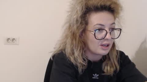 Snapshot of selenna_emma843468 chatting on October 29, 4:09 pm Selenna online show from October 29, 4:09 pm