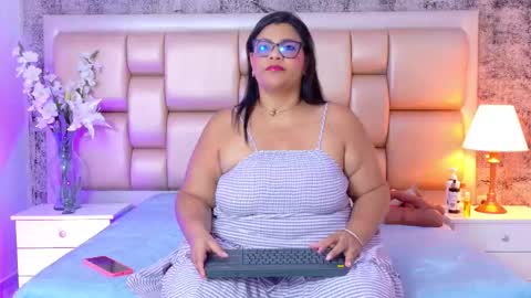 Selenna Cooper online show from February 2, 11:53 am