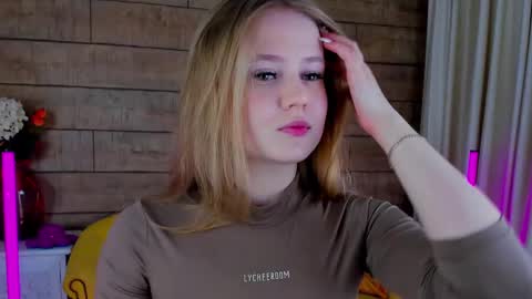 SelinSwarovski online show from February 22, 4:37 pm