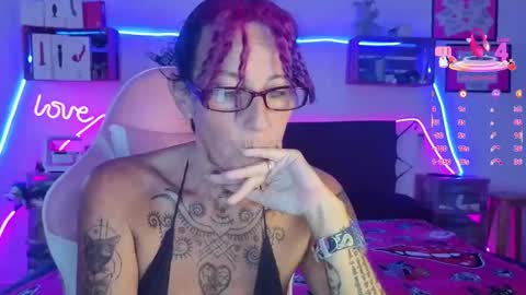 Selvaggia Del Caribe online show from February 9, 6:32 pm