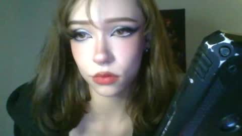 Snapshot of sendforesme chatting on January 26, 1:31 am goddess esme  online show from January 26, 1:31 am
